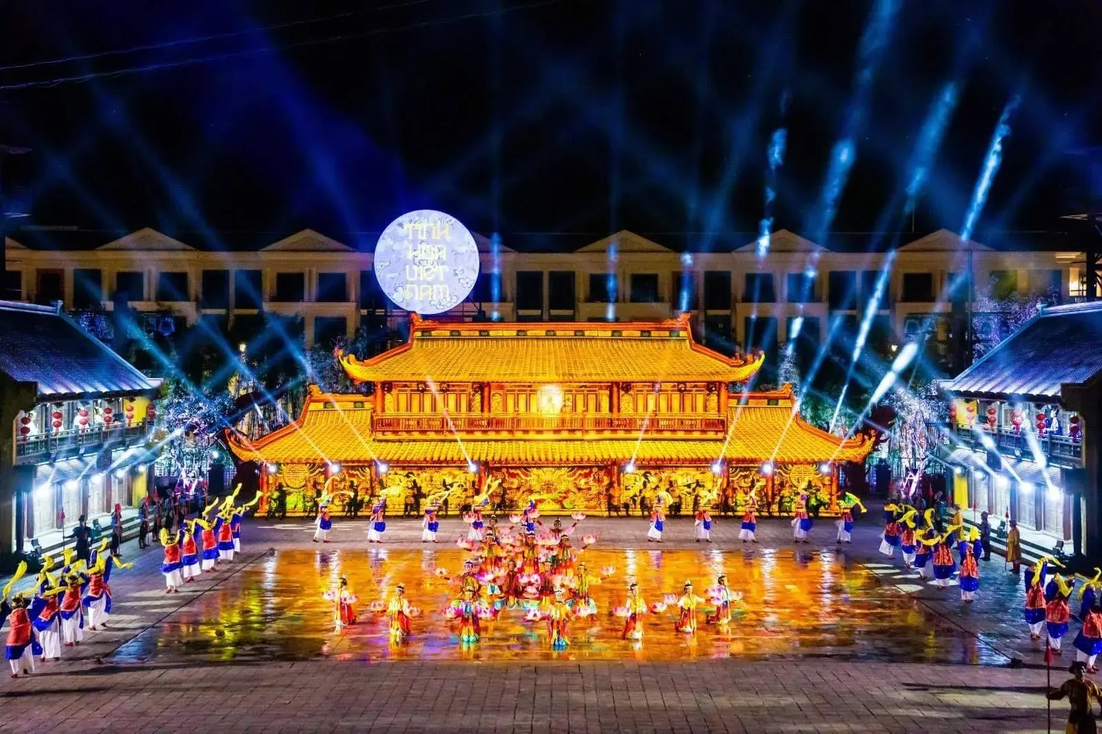 show-dien-tinh-hoa-viet-nam