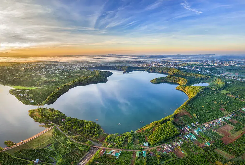 Việt Nam: Tây Nguyên - Tp. Hồ Chí Minh - Măng Đen -Buôn Mê Thuột - Tà Đùng
