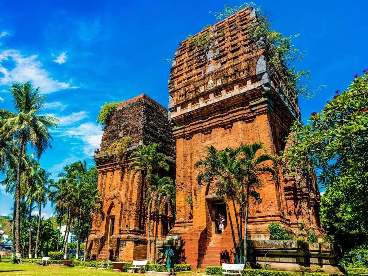 Việt Nam: Miền Trung - Khám Phá Xứ Nẫu - Quy Nhơn - Phú Yên
