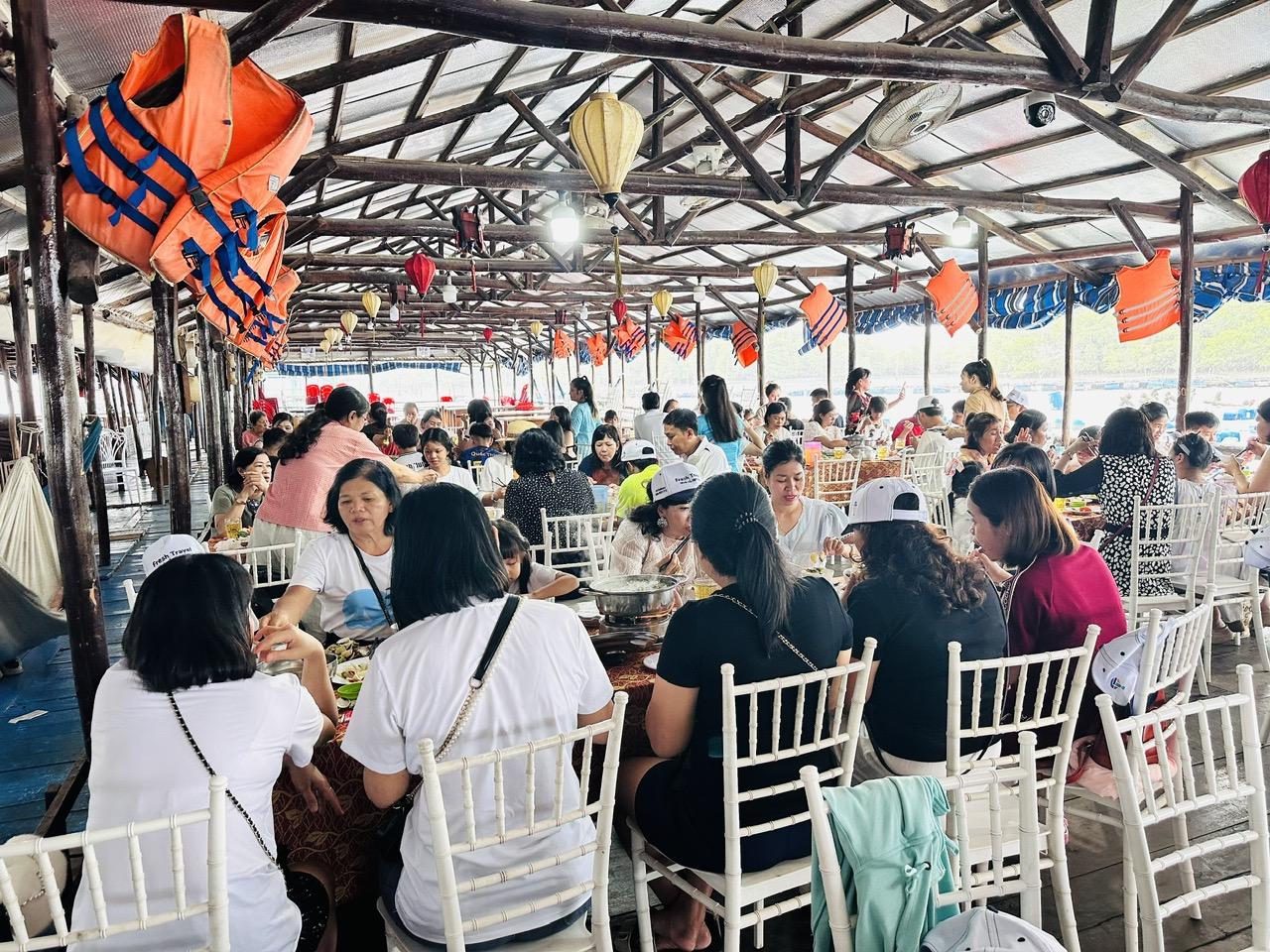 tour-doan-khach-tran-dai-nghia-tay-ninh-tham-quan-vung-tau-8.jpg