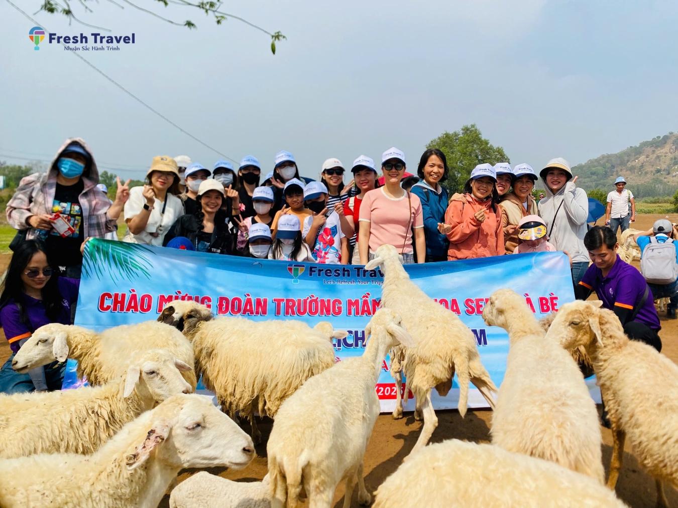 tour-doan-mam-non-hoa-sen-du-lich-binh-chau-4.jpg