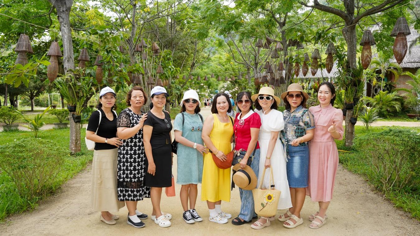 tour-doan-phong-giao-duc-hoc-mon-tham-quan-nha-trang-9.jpg