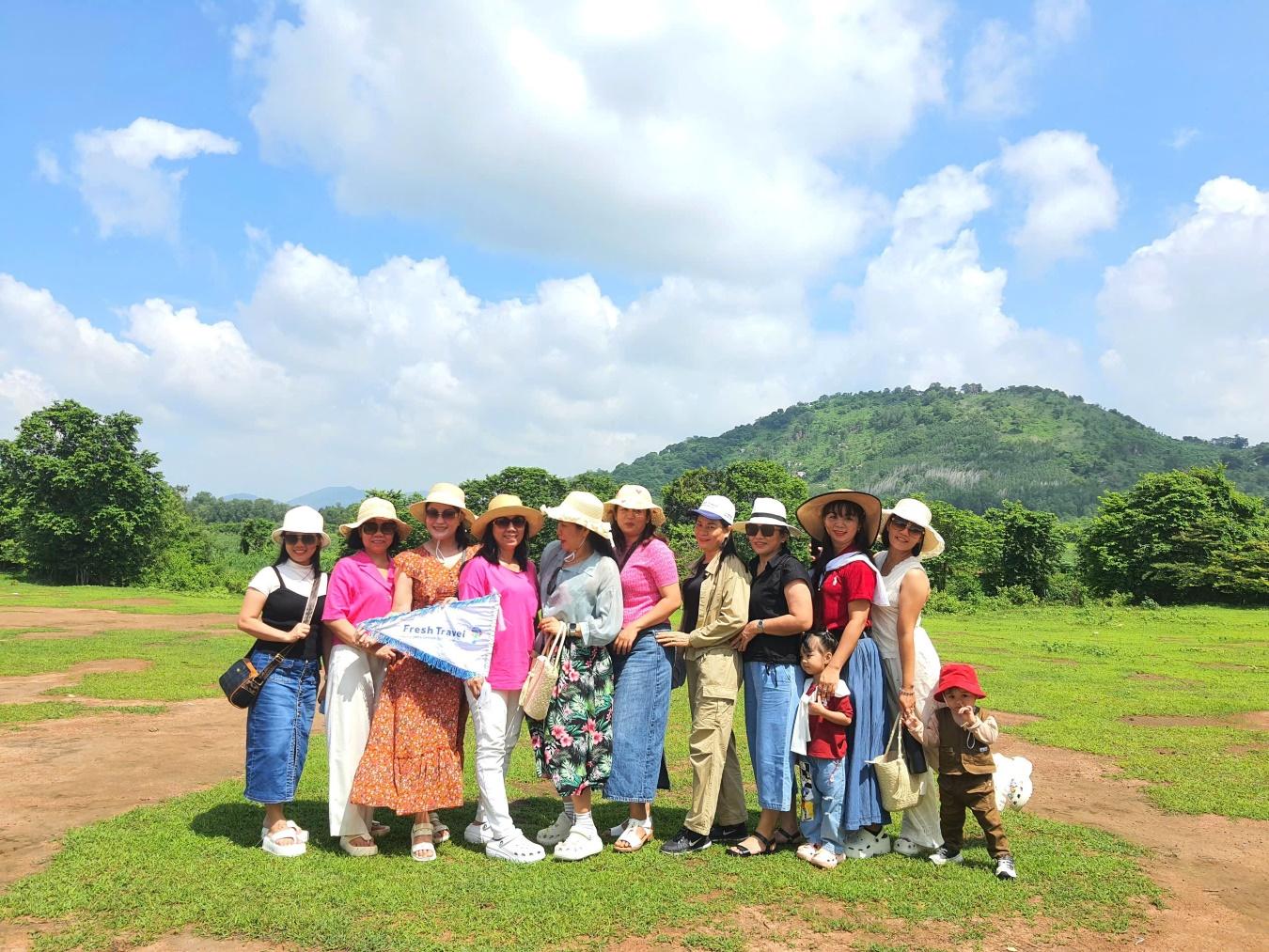 tour-doan-truong-mam-non-tam-phu-tham-quan-ho-tram-2.jpg