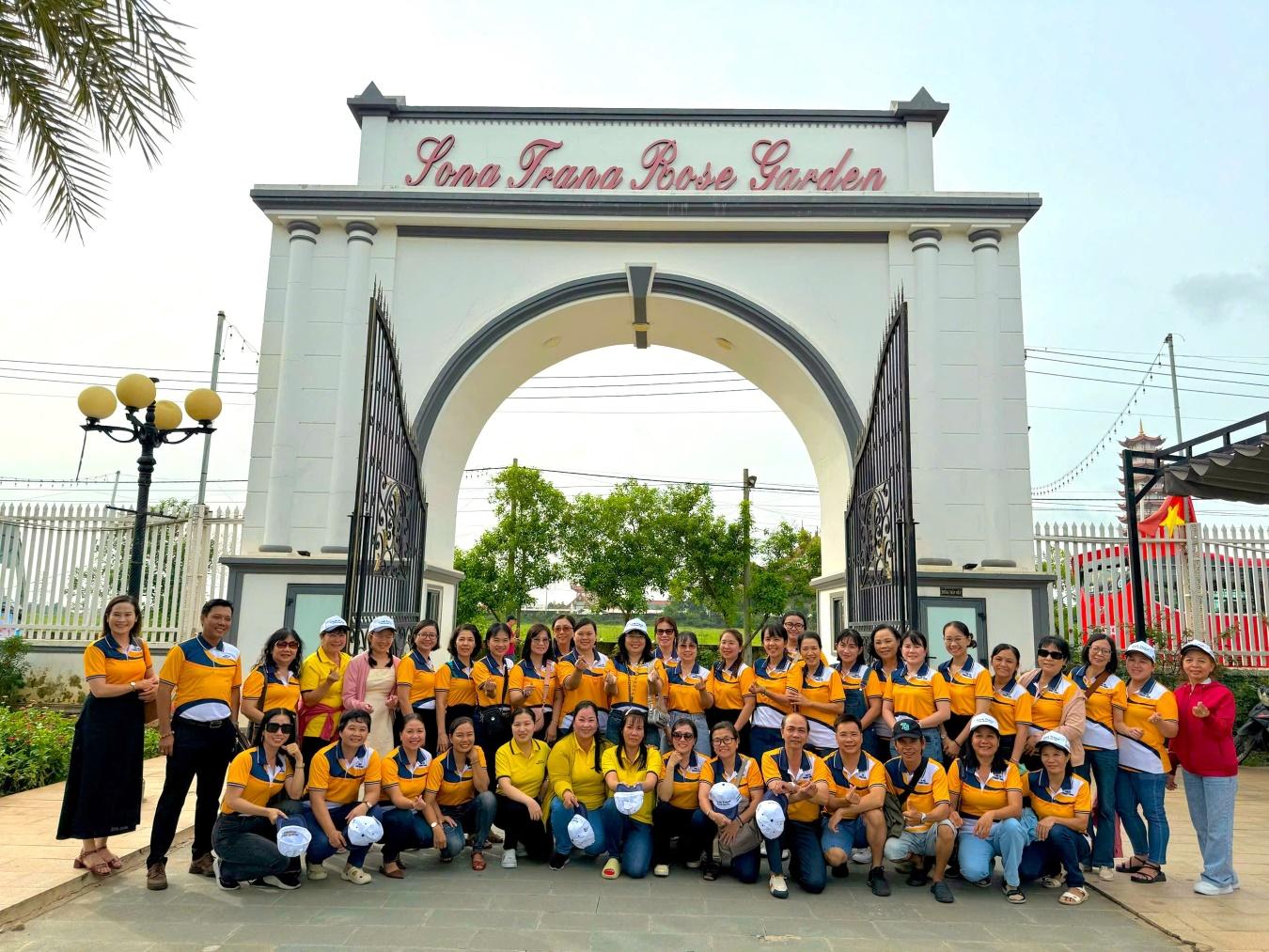 tour-khach-doan-tieu-hoc-phu-tho-hanh-trinh-ve-mien-dat-do-6.jpg