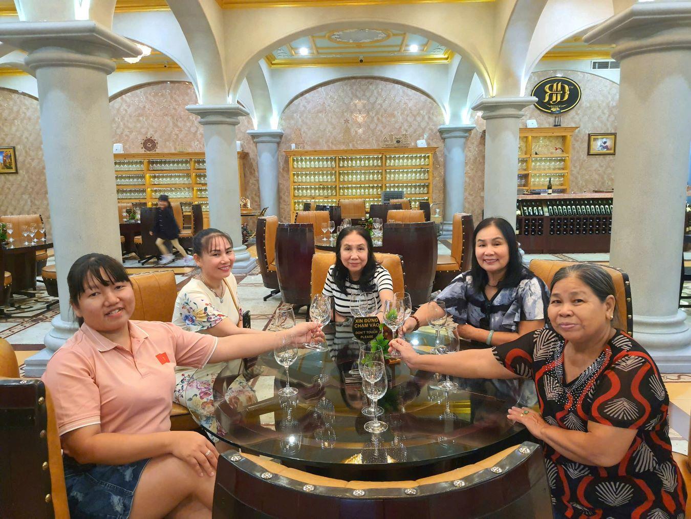 tour-khach-doan-truong-mam-non-cuc-hoa-mi-du-lich-phan-thiet-1-7-1.jpg