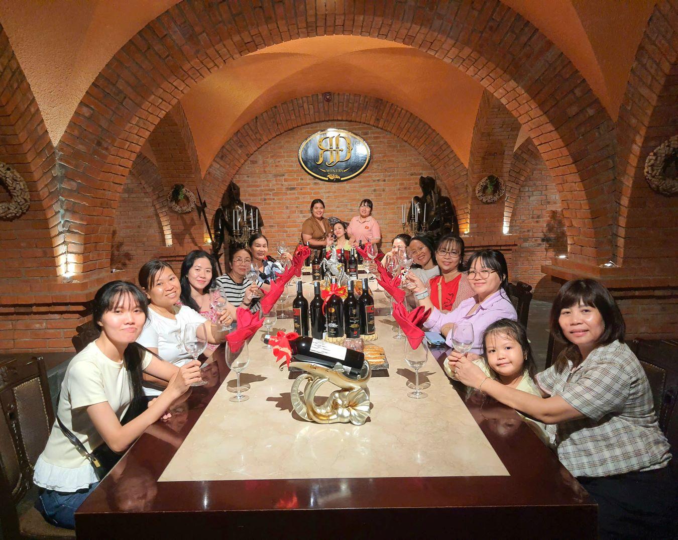 tour-khach-doan-truong-mam-non-cuc-hoa-mi-du-lich-phan-thiet-1-8-1.jpg