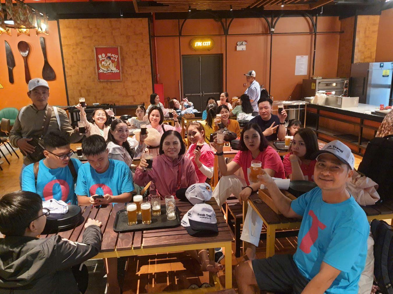 tour-khach-doan-truong-mam-non-hoa-dao-du-lich-mien-trung-1.jpg