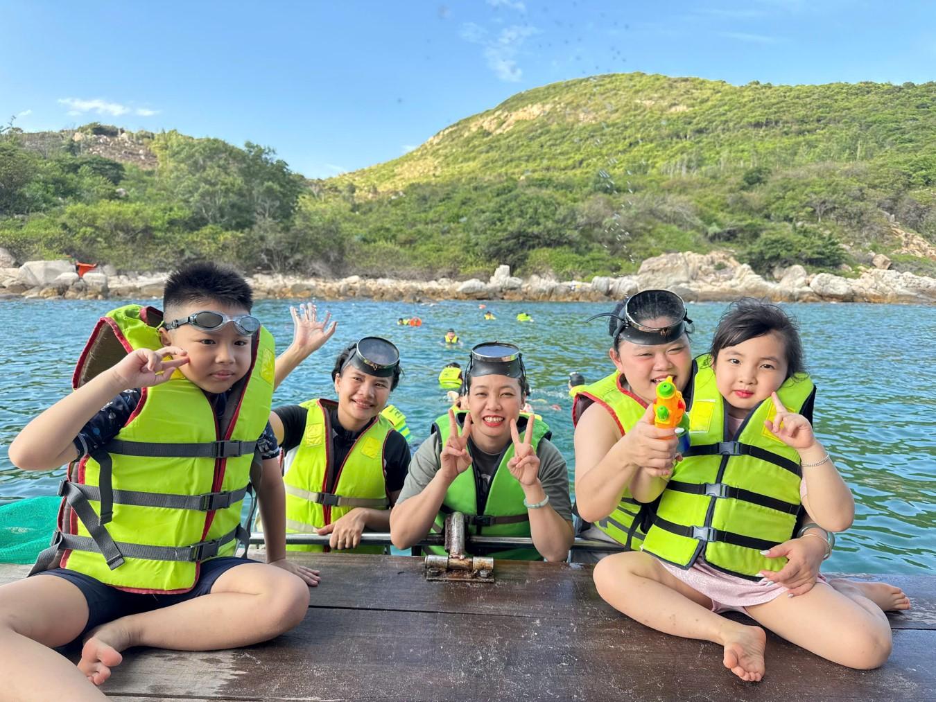 tour-khach-doan-truong-mam-non-kieu-dam-du-lich-vinh-hy-6.jpg