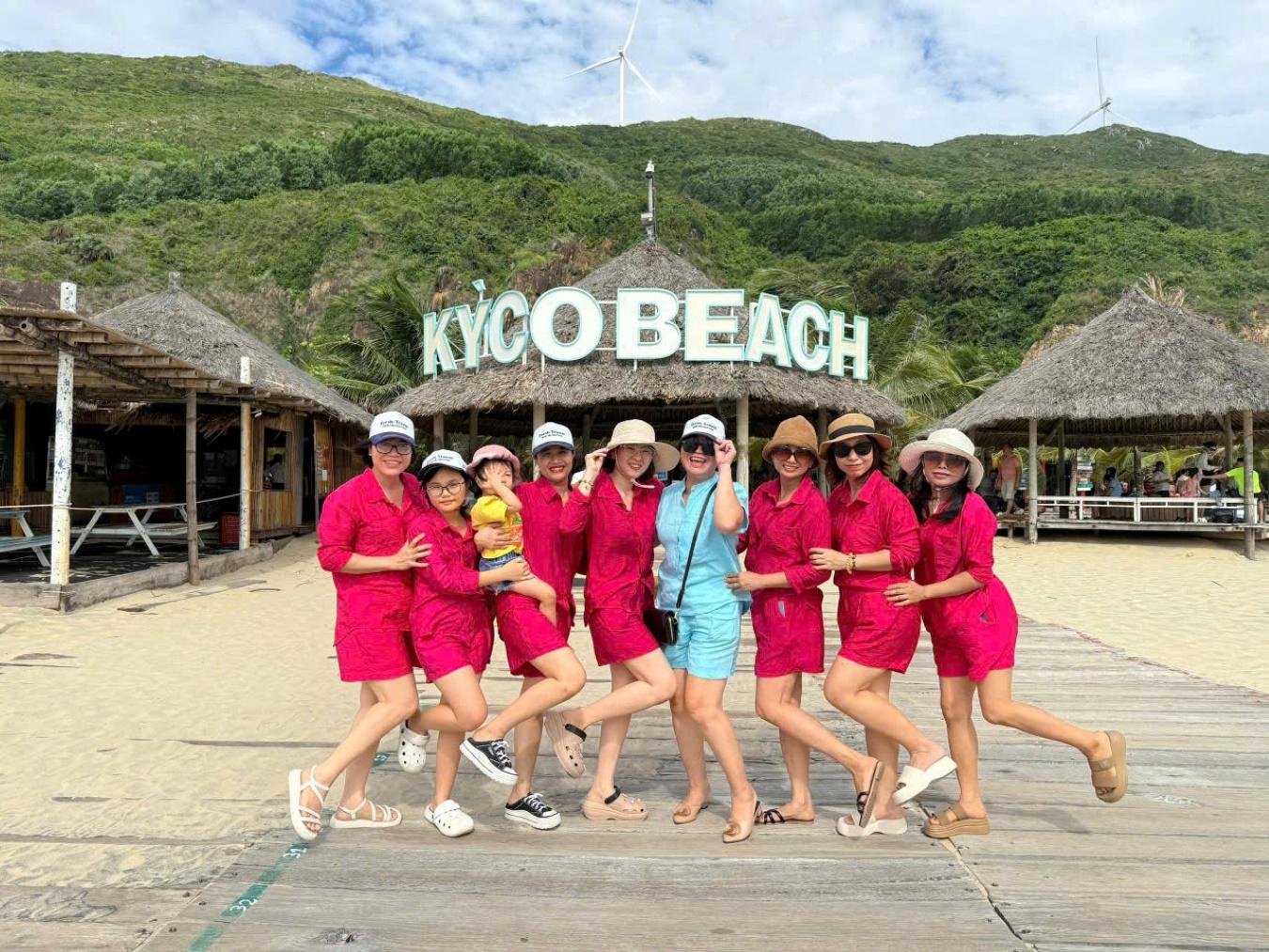 tour-khach-doan-truong-mam-non-tuoi-hoa-du-lich-phu-yen-7.jpg