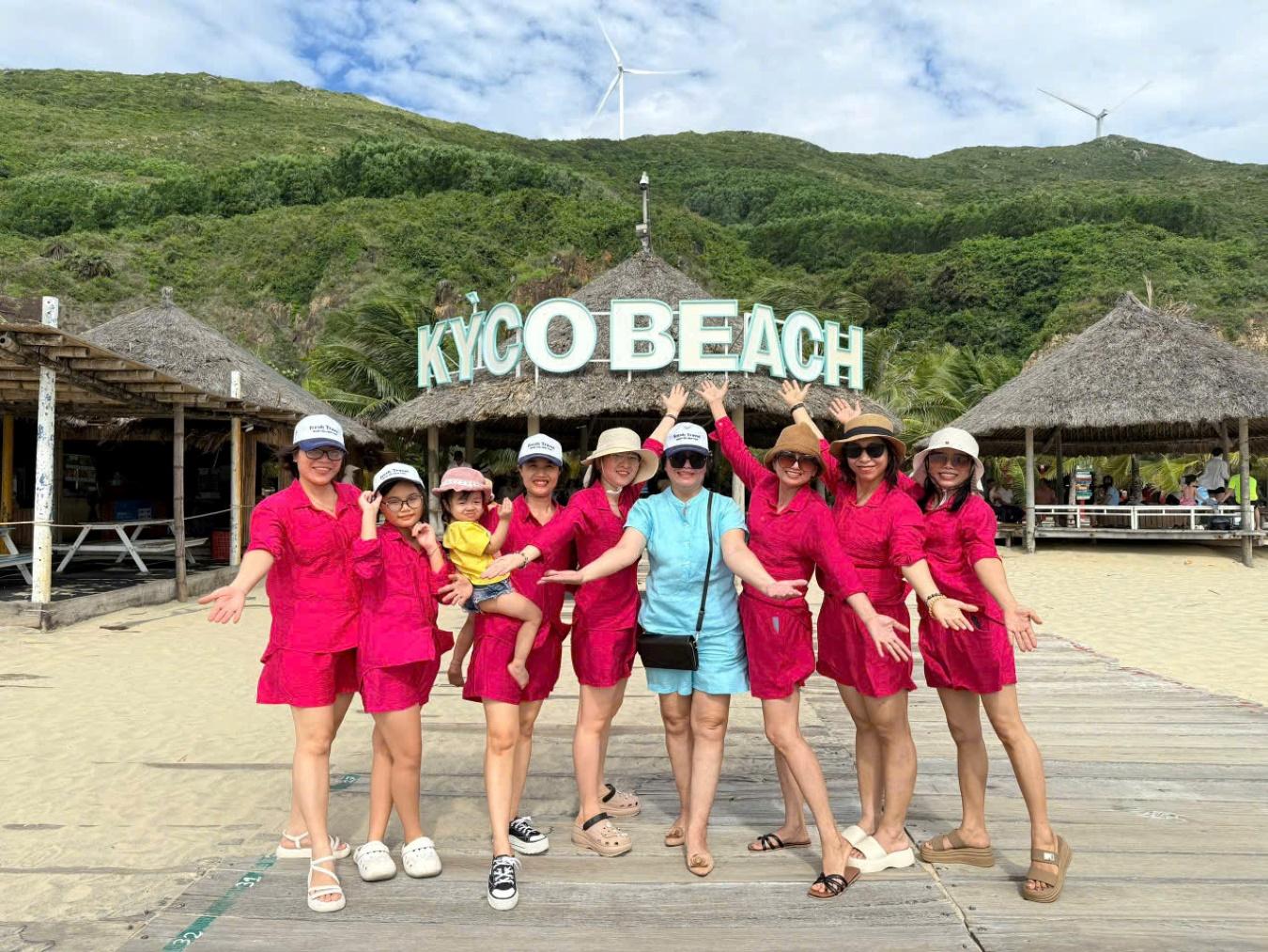 tour-khach-doan-truong-mam-non-tuoi-hoa-du-lich-phu-yen-8.jpg